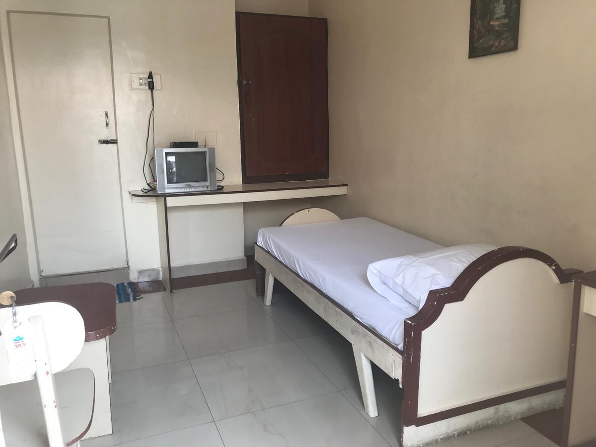 Sap Residency Hotel Tiruppur Exterior foto